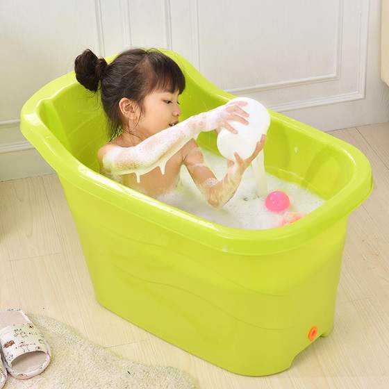 어린이 욕조에서는 큰 어린이가 욕조, 가정용 대형 어린이 단열 욕조, 욕조, 초대형 욕조에 앉을 수 있습니다.
