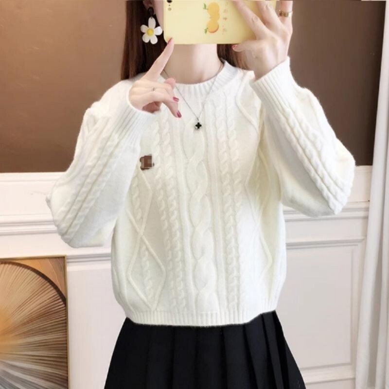 Short White Round-Neck Cable-Knit Sweater for Women, Autumn and Winter Korean Style, Loose Fit, Slimming, Stylish, Versatile, Short Top Short White Round-Neck Cable-Knit Sweater for Women, Autumn and Winter Korean Style, Loose Fit, Slimming, Stylish, Versatile, Short Top