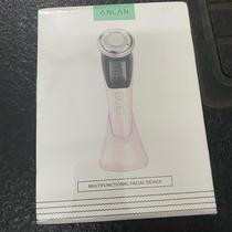 New rechargeable hot and cold introduction device anti-wrinkle beauty device facial vibration lifting massager facial cleansing tool