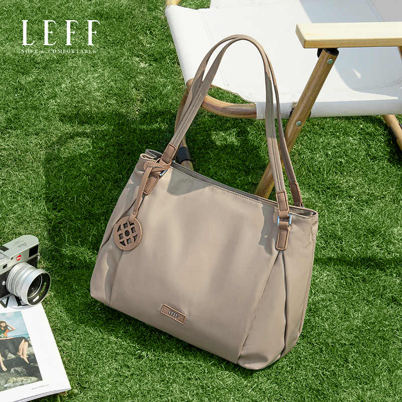 Leif Shoulder Bag Women's Large-Capacity Tote Bag 2026 New Canvas Bag College Student Fashion Lightweight Handbag