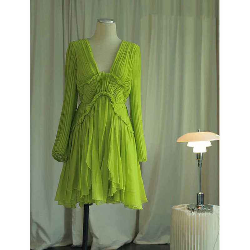 [Ready Stock] Green Dress 2024 Spring & Fall New Niche Design Exquisite Elegant French Long-Sleeved Skirt for Women