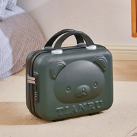 Темно-зеленый