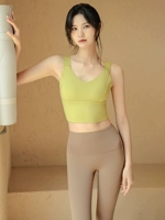 Горчичный зеленый топ+какао -брюки с 10 юаней