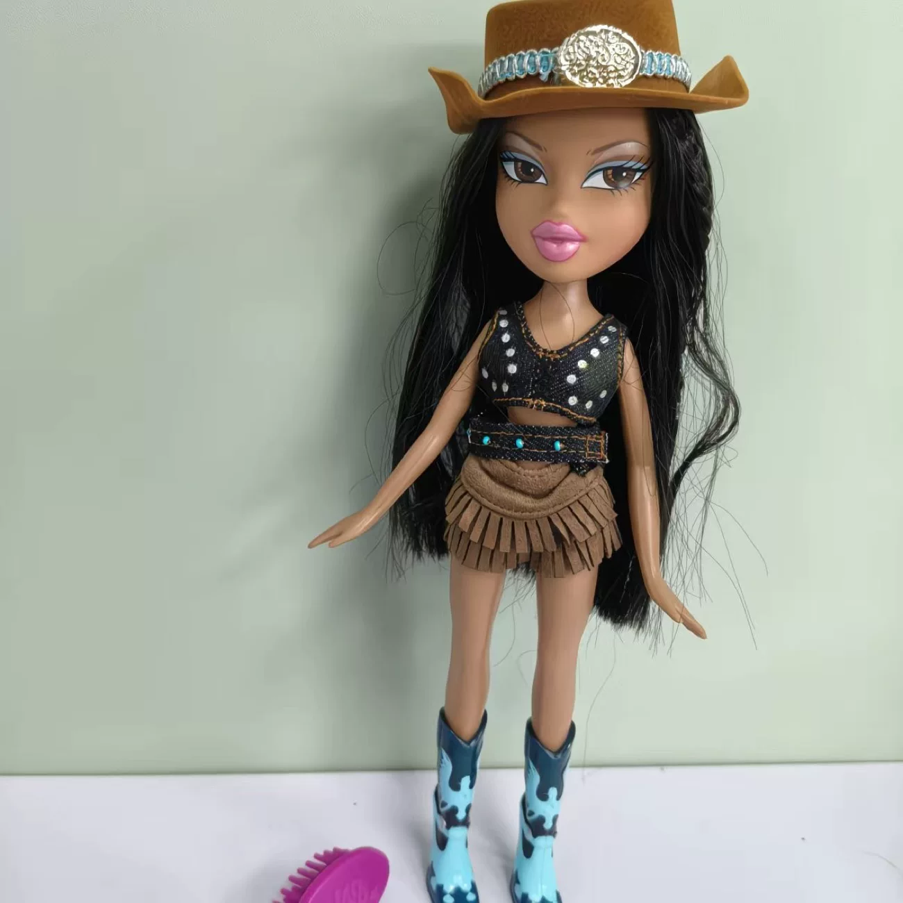 Кукла модная (Bratz) разные модели, с небольшими дефектами, 9 × 4,61 × 2,2 см, 0,02 кг