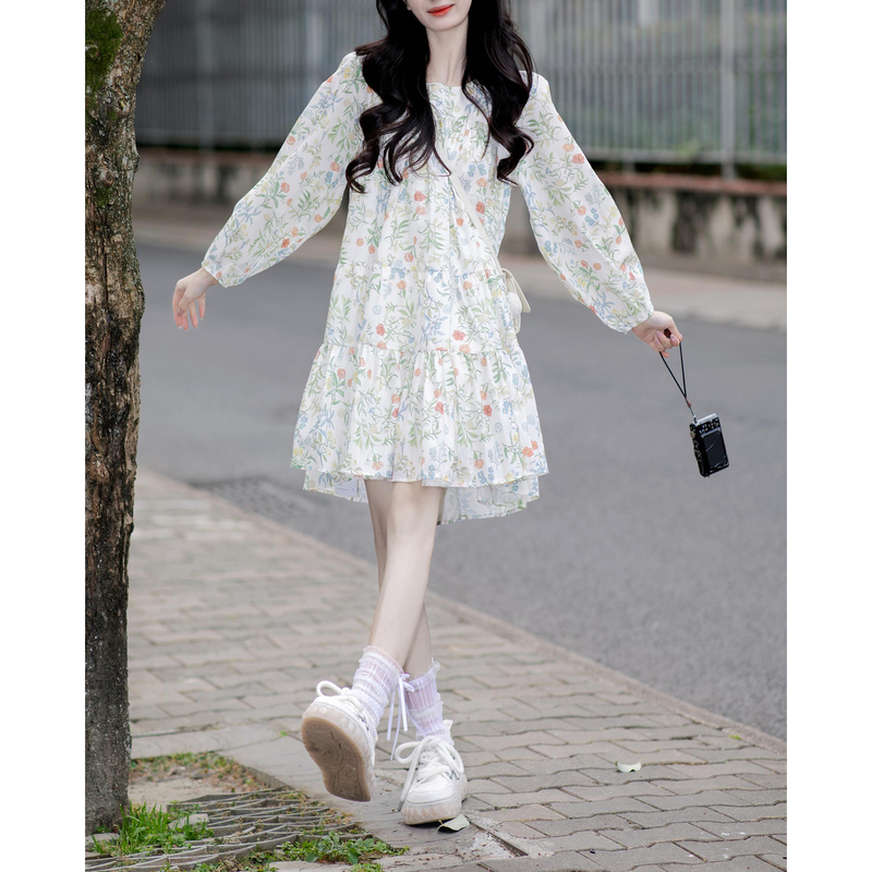 Spring Fresh Two-Piece Set, Forest-Style Lazy Floral Dress, Green Round-Neck Sweater, Complete Outfit for Petite People Spring Fresh Two-Piece Set, Forest-Style Lazy Floral Dress, Green Round-Neck Sweater, Complete Outfit for Petite People