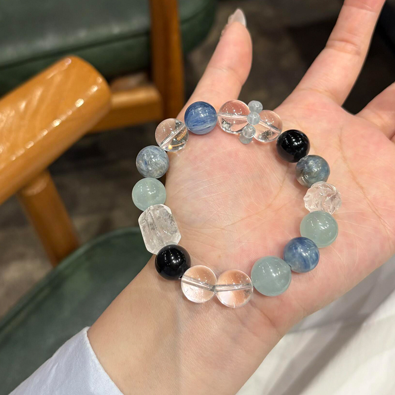 Natural Crystal Multi-Gemstone Bracelet for Men and Women, Blue Ocean Blue and White Crystal, Kyanite Crystal Bracelet, Stabilizes Emotions and Brings Good Luck Natural Crystal Multi-Gemstone Bracelet for Men and Women, Blue Ocean Blue and White Crystal, Kyanite Crystal Bracelet, Stabilizes Emotions and Brings Good Luck