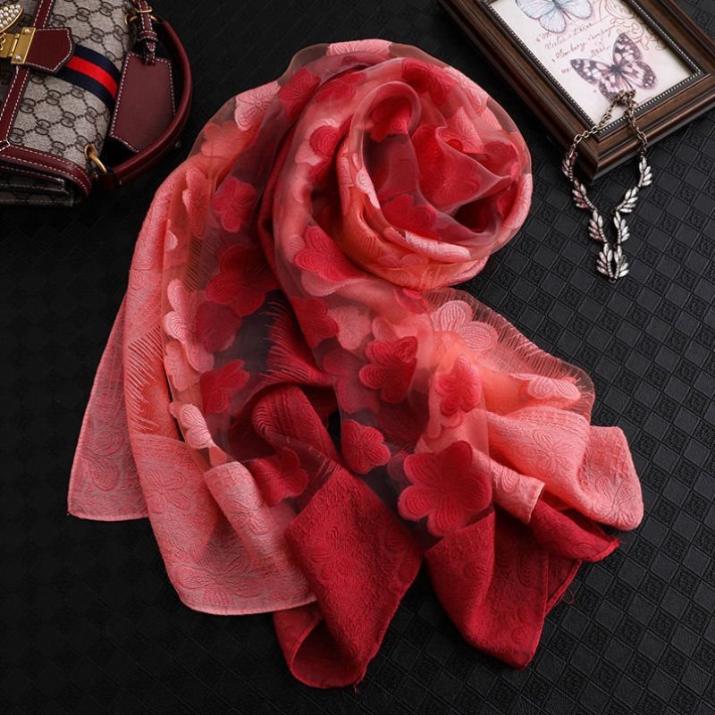 Fashion and old scarf for autumn and winter mother-in-law with middle-aged mother-in-law warm gradient dresser