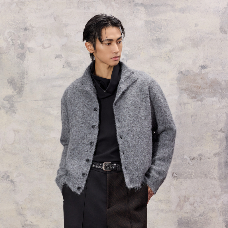 Yunyi [Soufflé] Imitation Alpaca Texture Wool Blend Stand-Up Collar Knitted Button-Up Warm Cardigan Sweater