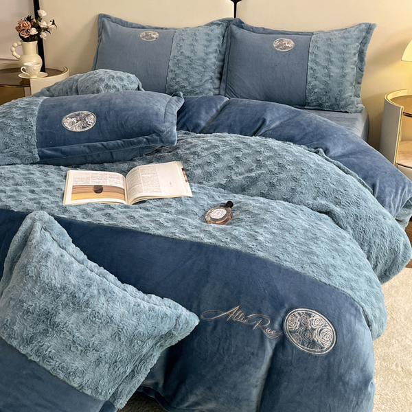 2026 New All-Matte Milk Velvet Four-Piece Set, Romantic Rose Bed Sheet Style, Fleece-Lined and Thickened, High-End Light Luxury Bedding