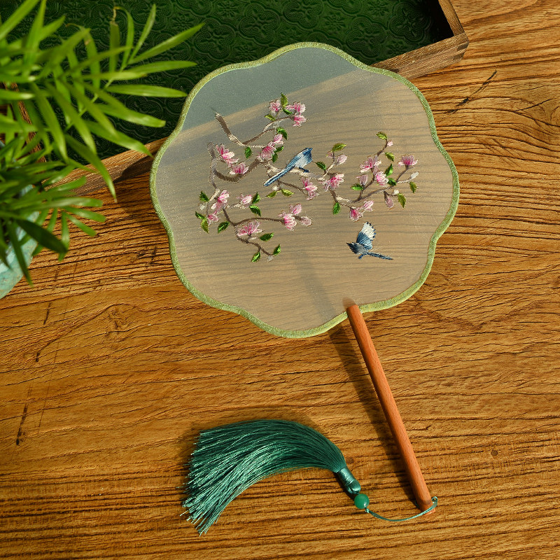 Double bird hibiscus embroidery group fan ancient style Su embroidery long handle ice silk tassel Chinese style retro Hanfu palace fan cheongsam