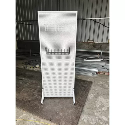 Класные пещерные полки могут перемещать супермаркетные полки носки для ювелирных инструментов, которые висят на полке.