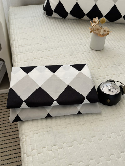 Single sheet ins simple blogger style checkerboard washing cotton soft sheet 1.5m1.8 bed sheet three-piece set 2m