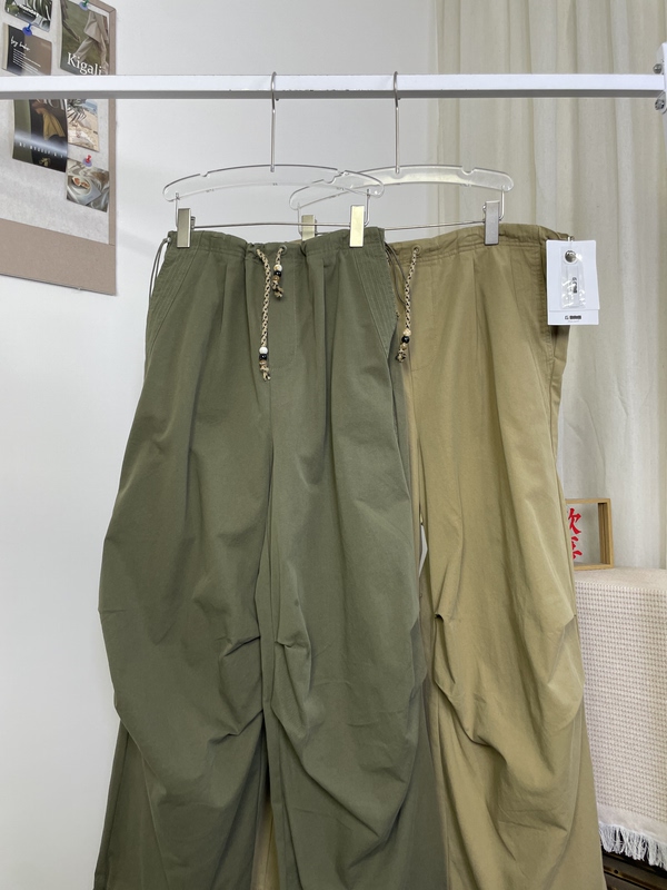 Two-Color Adjustable Waist Cargo Pants.52050