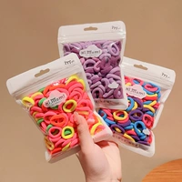 300 кругов красного полотенец