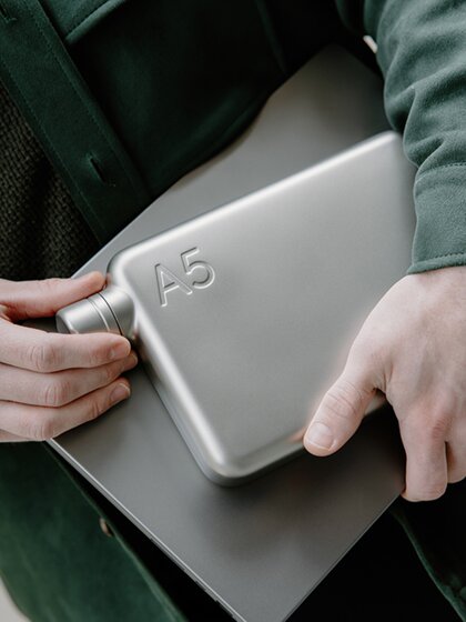 memobottle 10周年纪念新款   不锈钢金属扁平水壶运动便携随手杯