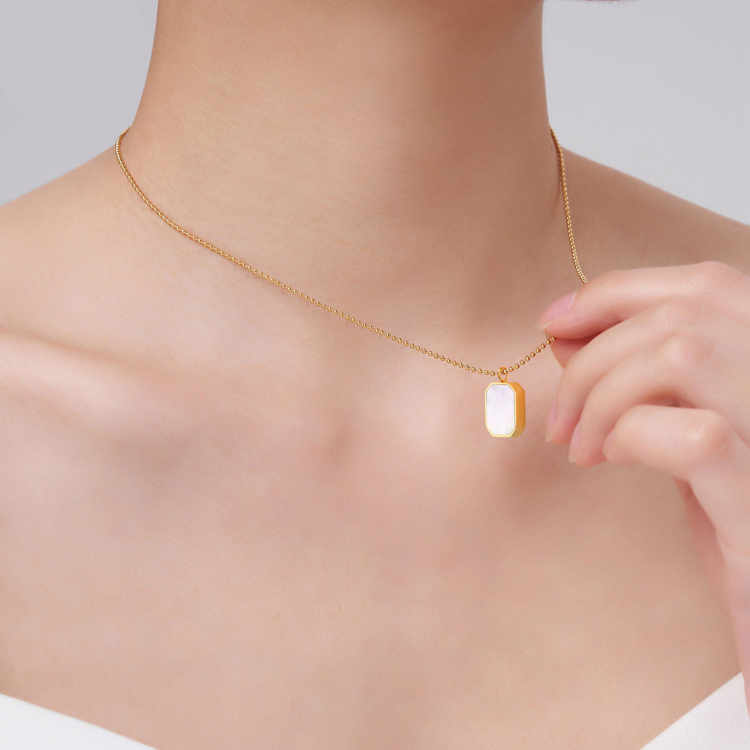 Shanghai withdrawal and clearance of the cabinet of Otles discount shop official website cold wind square chuan belongcheon pendant necklace woman