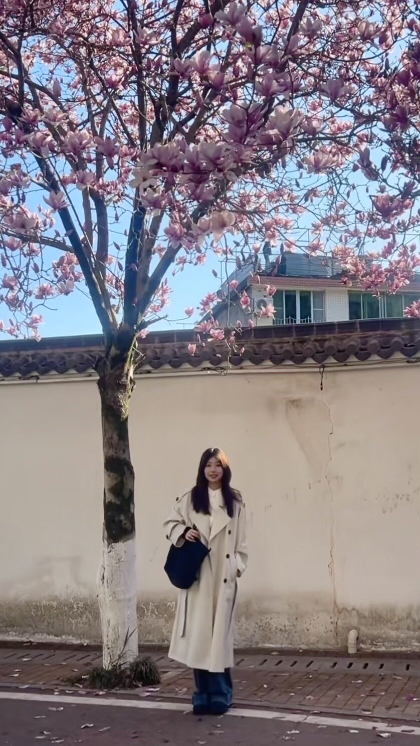 解锁法式优雅密码——周淼ZHOUMIAO"巴黎旧梦"风衣穿搭图鉴