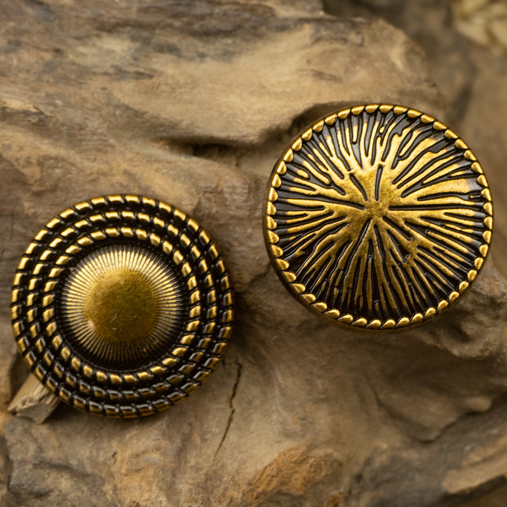 Xiaoxiang Retro Style Metal Button Bronze Women's Sweater Shaggy Button Jacket Knit Sweater Windbreaker Button