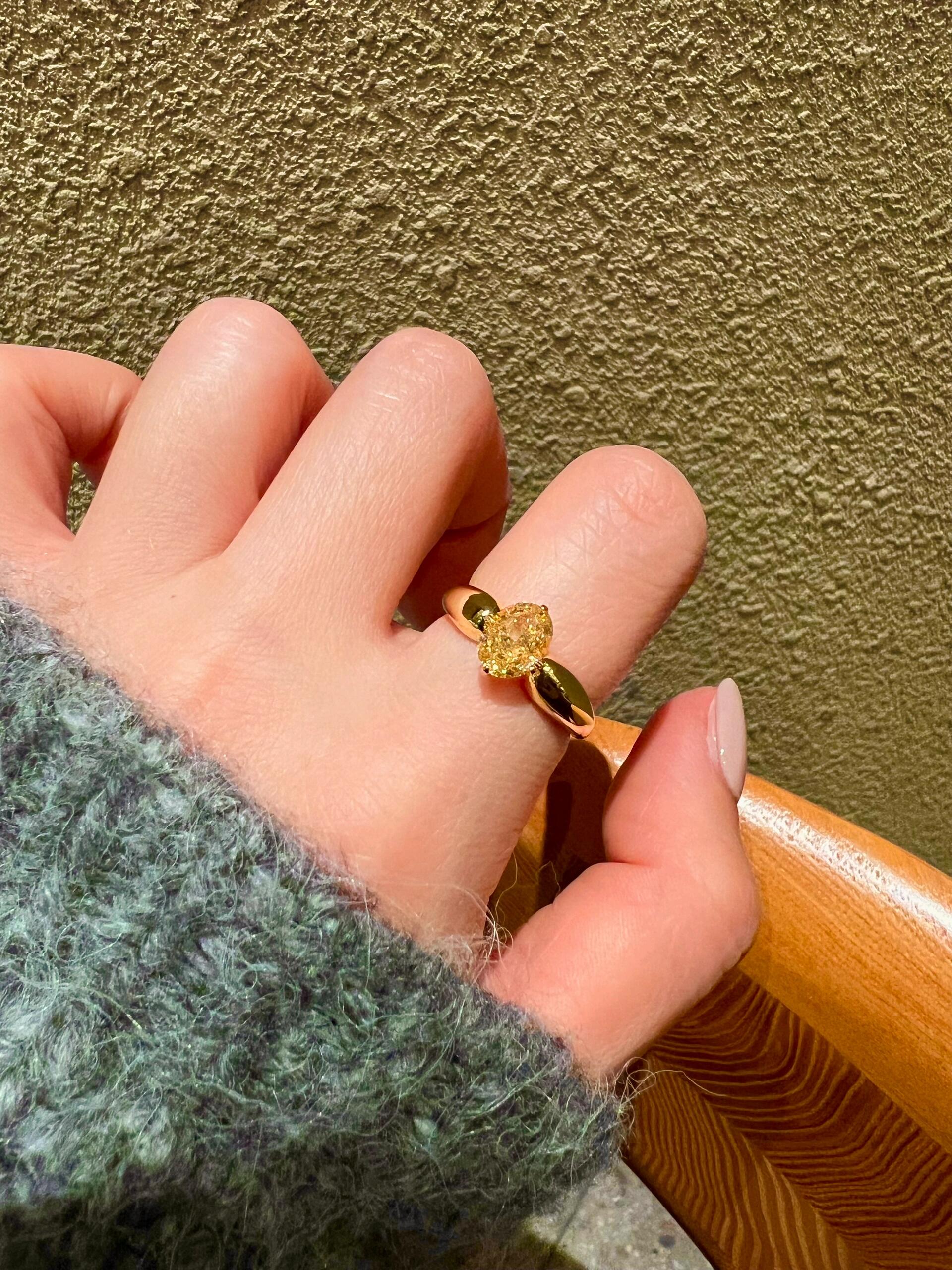 Detailed craftsmanship of the ring