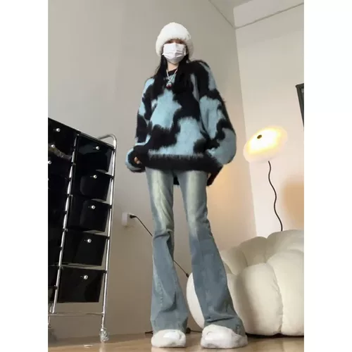 Пуховик, трикотажные джинсы, комплект, коллекция 2023, в корейском стиле