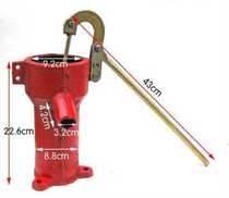 Pump pump with hand pressurized wells pump manually with hand-pressed old cast iron pump
