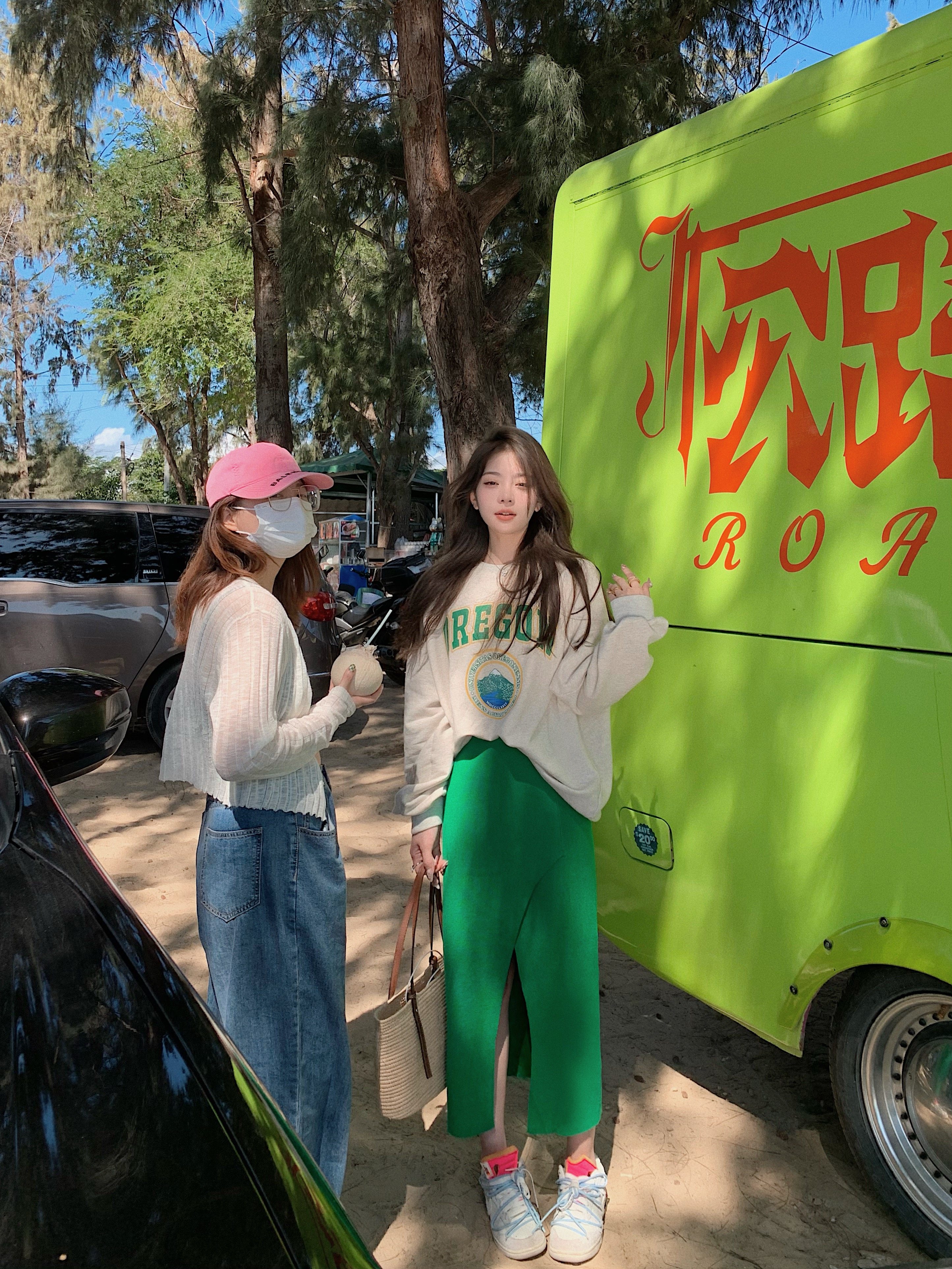 High waist slit knitted skirt mid-length skirt women's 2022 spring new package hip skirt elegant and fashionable skirt