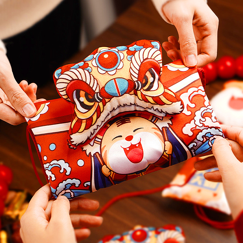 New Year Tiger Year Red Envelope is a seal 2022 new personality creative children's cloth art small red packet bag for Chinese New Year's pressure