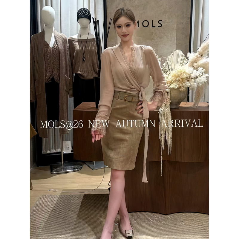 Mols Lace Patchwork V-Neck Wrap Top for Women 2026 Autumn New Style Tie-Waist Long-Sleeve Elegant Tie-Up Blouse Mols Lace Patchwork V-Neck Wrap Top for Women 2026 Autumn New Style Tie-Waist Long-Sleeve Elegant Tie-Up Blouse