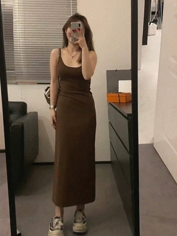 Simple and Elegant Tank Top Spring Dress for Women, Early Spring and Summer, Solid Color, Slimming, Elegant, Sleeveless, Long Base Dress