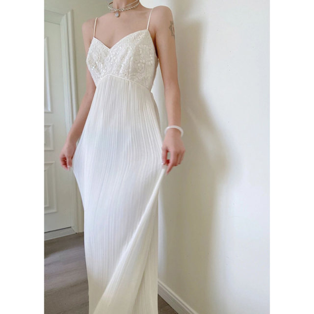 Retro high-end sequins wrapped chest sling dress women's summer new design sense niche pressed pleated white long skirt