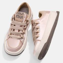 20242024 spring new sneakers thick sole contrasting color stitching round toe niche flat sole casual shoes for women