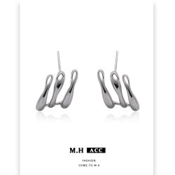 
Zoro three-character metal earrings for girls cold and wind earrings
