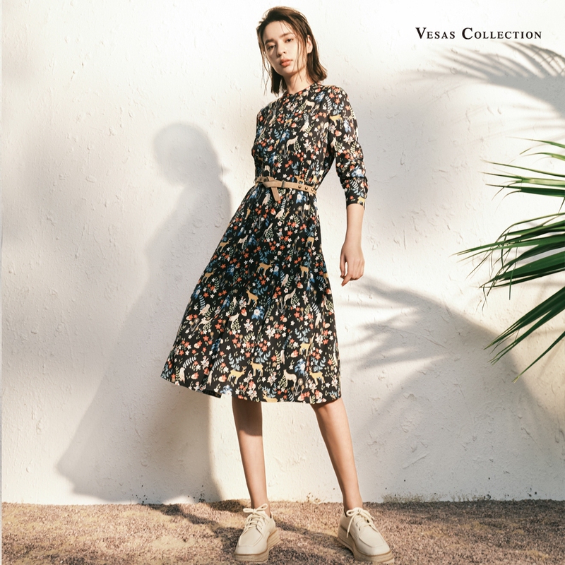 Vesas Collection Women's French-Style Slim-Fit Printed Dress Vs221D130116