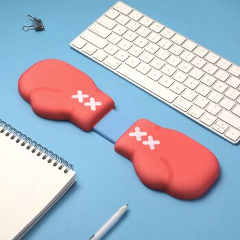 Glove-Shaped Mouse Pad, Non-Slip, Gaming Wrist Support, Office Silicone Wrist Rest, Creative Silicone Desktop for Men and Women