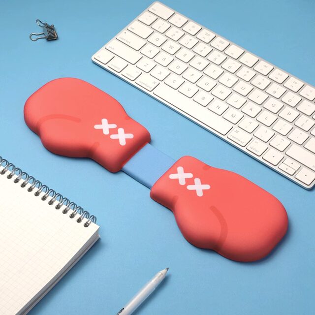 Glove-Shaped Mouse Pad, Non-Slip, Gaming Wrist Support, Office Silicone Wrist Rest, Creative Silicone Desktop for Men and Women