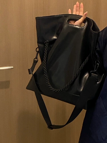 Черная вместительная и большая сумка через плечо, сумка на одно плечо, из натуральной кожи