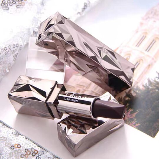 Dreifarbiger Lippenstift für Frauen, lichtecht, antihaftbeschichtet, lichtecht, wasserfest, langlebig, matt, farbwechselnd, Douyin-Bestsellerliste, High-End