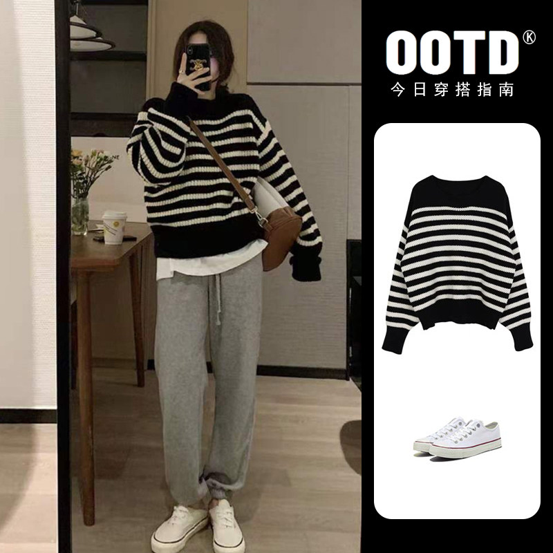 2023 new laid-back striped retro sweater women's sweater design is niche autumn and winter Korean early spring clothes 