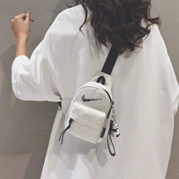 Случайный кулон белого цвета