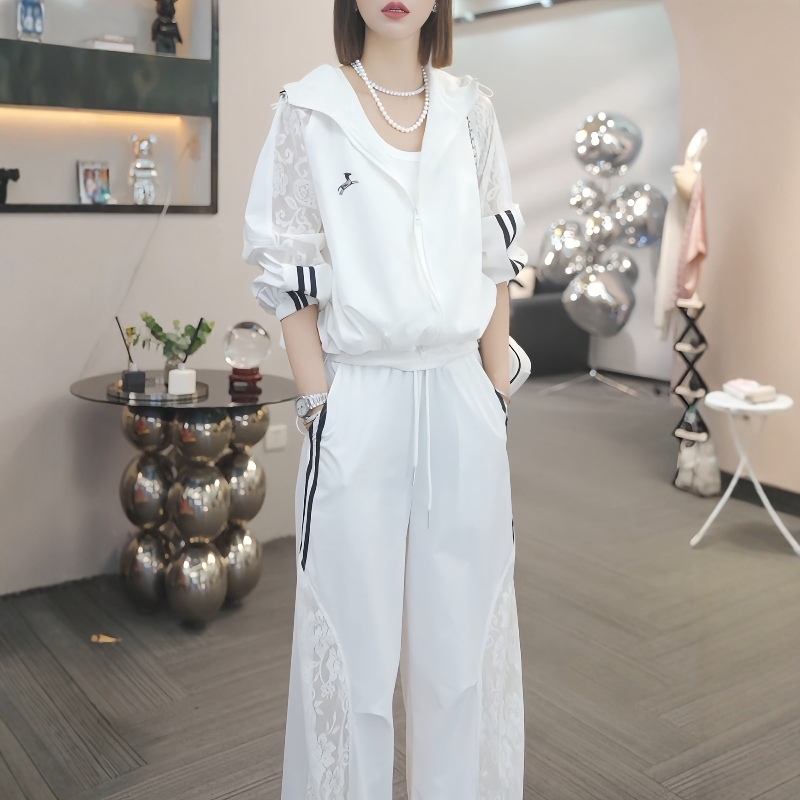 White Casual Sports Suit for Women, Summer Design, Lace Splicing, Sun Protection Jacket, Loose Wide-Leg Pants Two-Piece Set