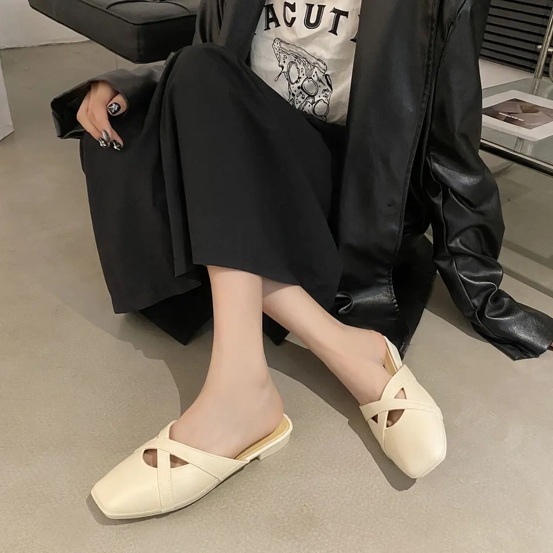 2025 Internet Celebrity Niche Lazy Square Toe Versatile Flats Slippers Fashionable Hong Kong Style Outer Wear Half Slippers Women's French Sandals