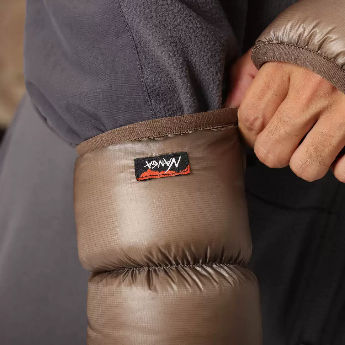 [Японские NANGA горная серия DOWN WRIST GAITERS зимние наружные тёплые удлинённые манжеты перчаток с пухом]