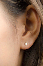 24-hour natural freshwater pearl silver plated 18k platinum earrings to send anti-shedding silicone earlets