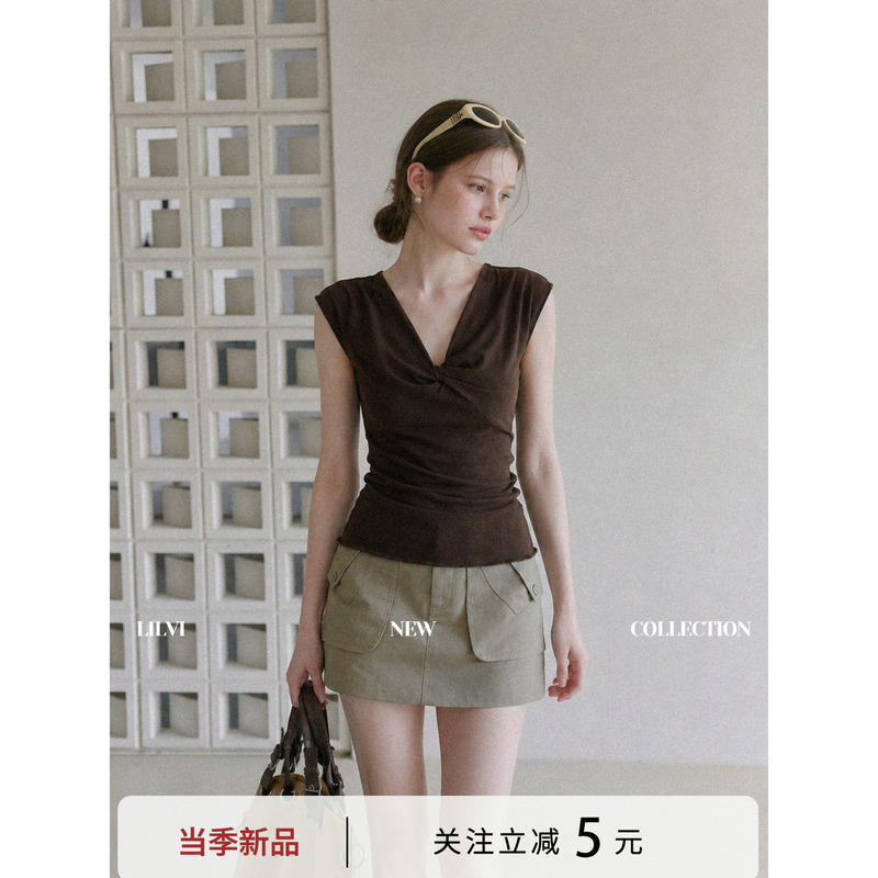 Lilvi Coffee-Colored V-Neck Twist Shoulder Strap Tank Top for Women, Summer 2026 New Slim-Fit Sleeveless Top Lilvi Coffee-Colored V-Neck Twist Shoulder Strap Tank Top for Women, Summer 2026 New Slim-Fit Sleeveless Top