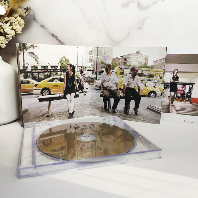 Taiwan version in stock, official version, Zhang Xuan physical album, city CD + lyrics book, brand new and unopened