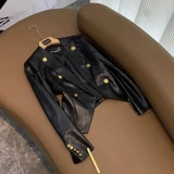 Дизайнерский короткий полиуретановый осенний пиджак классического кроя, тренд сезона, в стиле Шанель