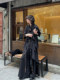 ຮູບແບບຂອງ Yohji Yamamoto fringed culottes ຂາກວ້າງແມ່ນ spliced ​​​​ກັບສິ້ນ retro niche ວ່າງເປົ່າແລະ culottes.