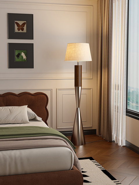 French Mid-Century Style Floor Lamp Next to the Sofa in the Living Room, High-End American Retro Creative Stylish Simple Decorative Lamps