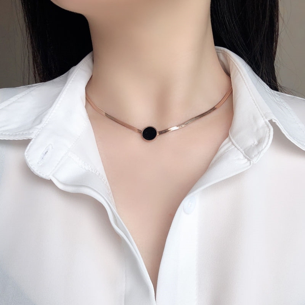 Roman Numeral Black Clavicle Necklace for Women 2026 New Trendy Snake Bone Neck Chain Light Luxury Niche Design