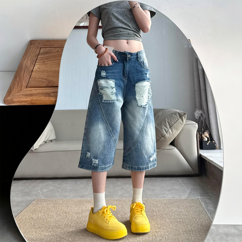 150kg Extra Large Size American High Street Hot Girl Style Cropped Denim Shorts for Plus-Size Women with Gradient Design and Ripped Details